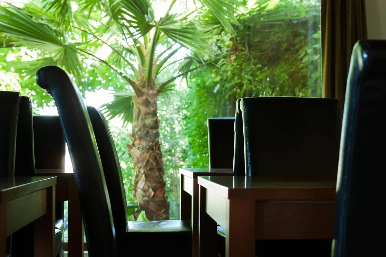 Hotel Sotobosque Mortera